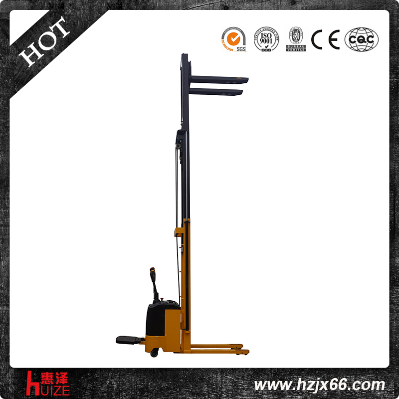 全電動堆高車(三門架) 全電動堆高車(三門架)